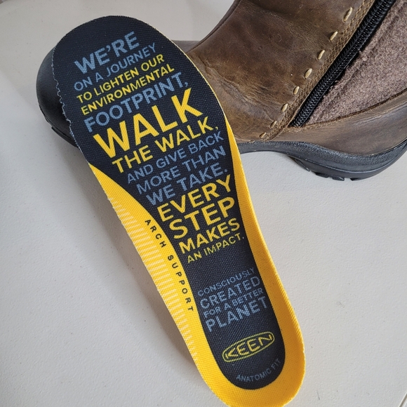 Keen Women's Winthrop II Waterproof Dry Leather Boots - Size 9.5 - Picture 13 of 16